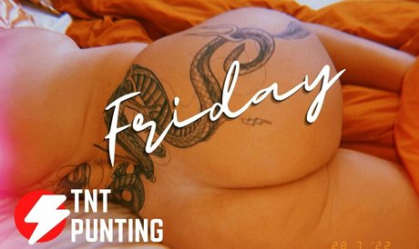 carlyelectriclive ポルノモデル 写真