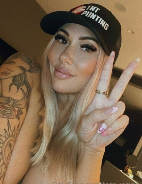 carlyelectriclive セクシーモデル アーカイブ