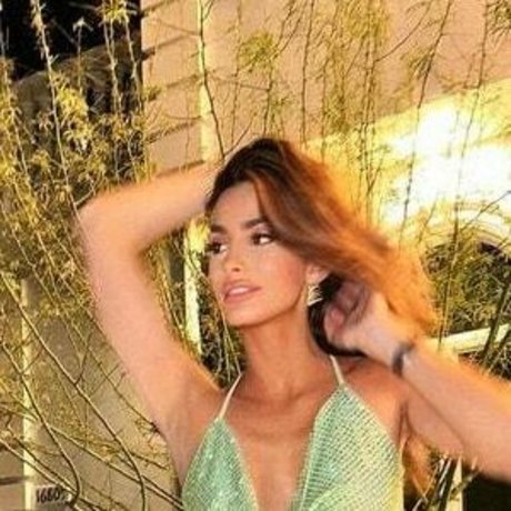 レズビアンマッサージオンリーファンズ セクシーヌード 写真