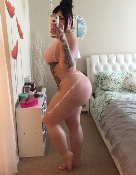 オイルを塗った巨乳オンリーファンズ ホットセックス ギャラリー