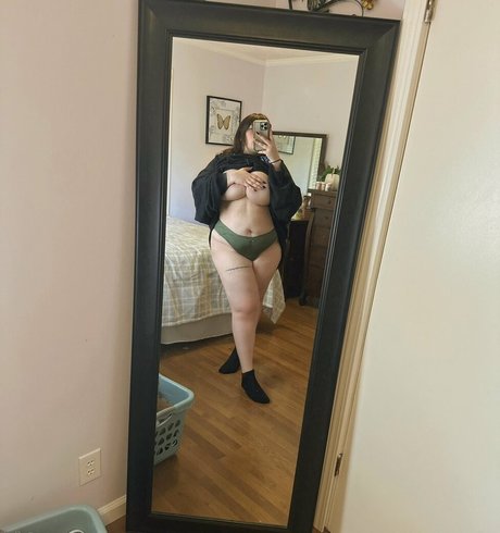 スペードのクイーン オンリーファンズ 美しい 写真