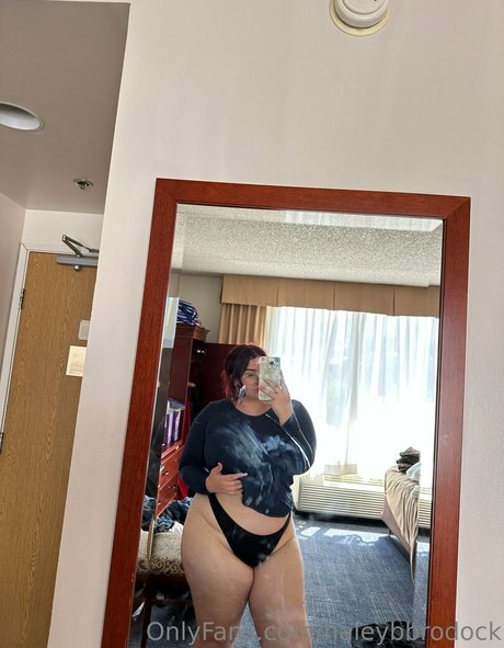 フィットネスプッシーオンリーファンズ 無料 写真