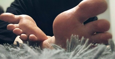 asmr 足 オンリーファンズ アダルト 写真