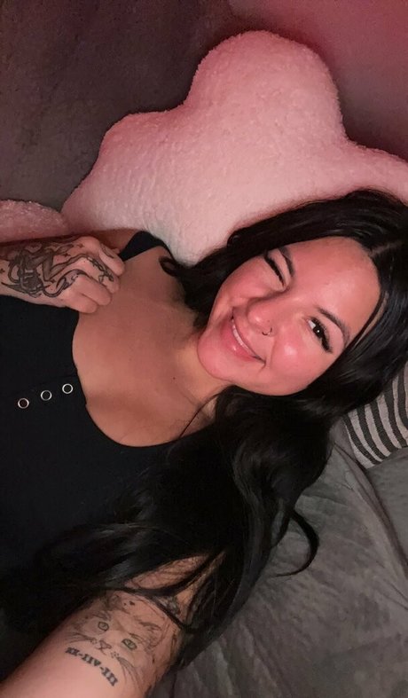 ランジェリーヌードオンリーファンズ ホットセクシー 写真