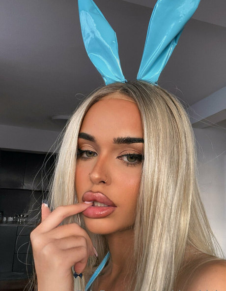 barbiefantasylucy ポルノスター アート 写真