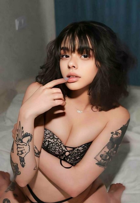 eliss333 ポルノ女優 写真