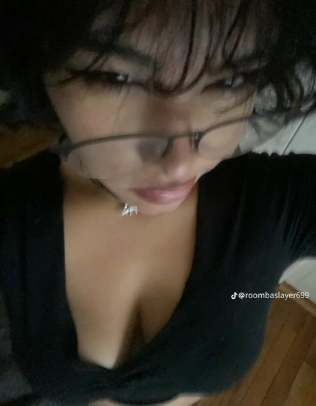 Roombaslayer69 ポルノ女優 写真