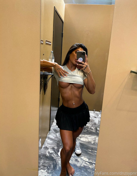 Dnzsypnr エロティックなスター アーカイブ