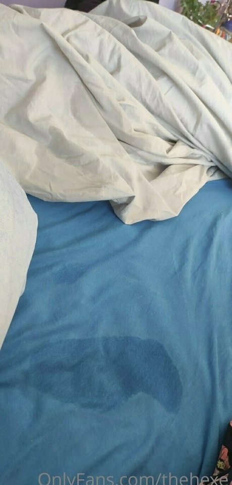 イギリスのおばあちゃんオンリーファンズ セクシー裸 ギャラリー