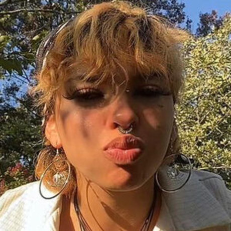 Rinnn 777 ポルノモデル 写真