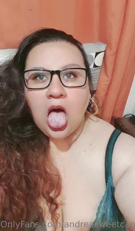 ティックトックスター オンリーファンズ アダルト無料 写真