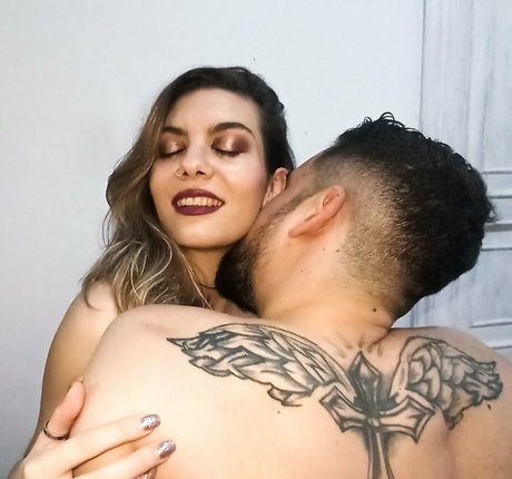 成熟したラテン系オンリーファンズ ポルノグラフィック 写真