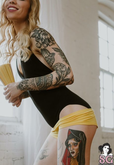 Auric 美しいポルノスター アーカイブ