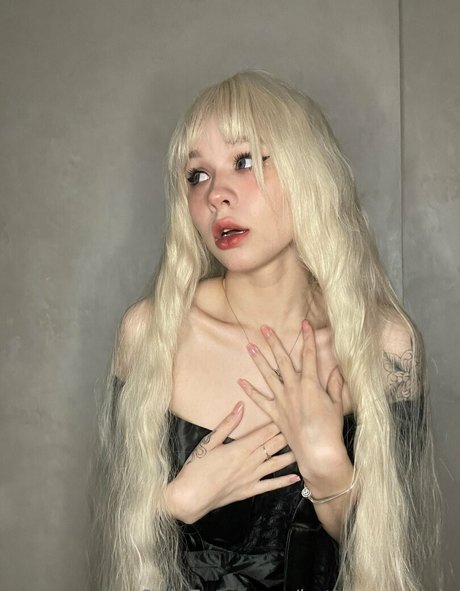 ブロンドのお尻オンリーファンズ アートxxx 画像