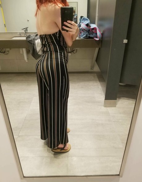 elladonella free ヌードモデル 写真