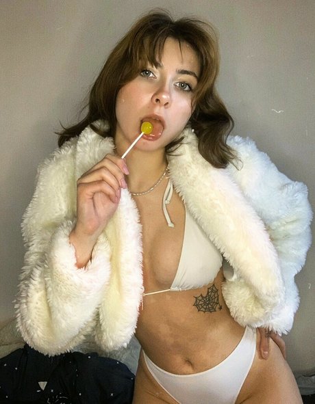 zlatka lesenok モデル 画像