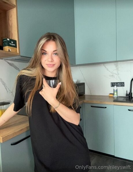 rileyswift ポルノスター 写真