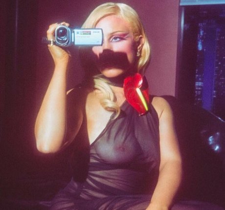 Slayyyter 限定モデル ギャラリー