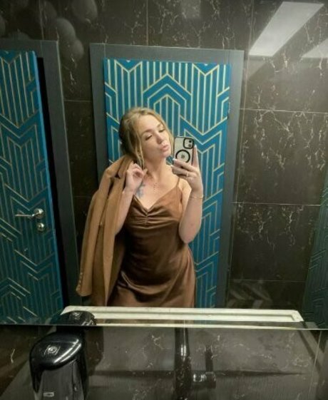 ぽっちゃりファックオンリーファンズ アートヌード 写真