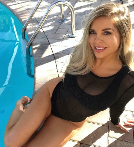 南部のオンリーファンズ エロチック 写真