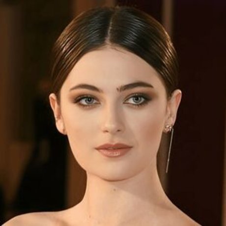 Millie Brady ヌードモデル 写真