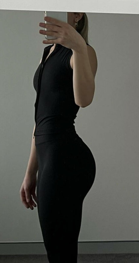 LaraNovaa_ ポルノスター セックス 写真