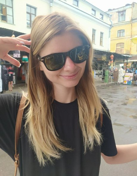 Zvezdo4kina ヌードのポルノスター 写真