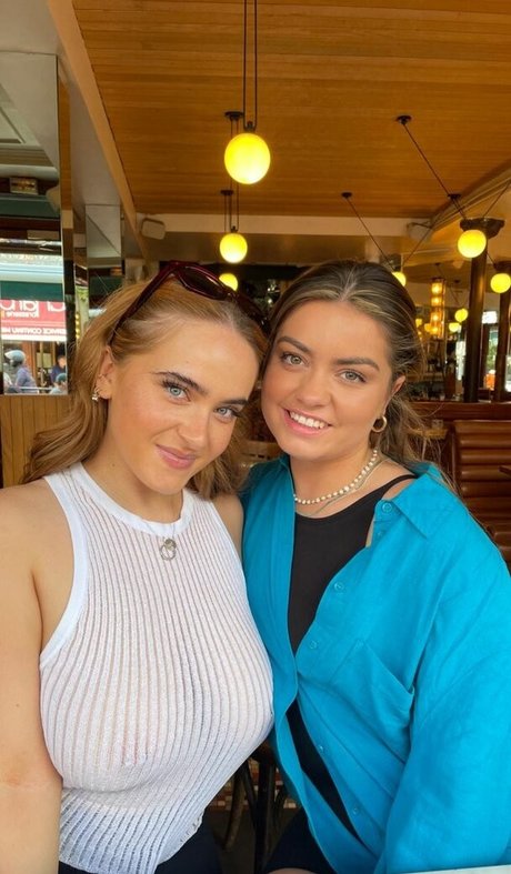 Angelinafoxxx ポルノスター 写真