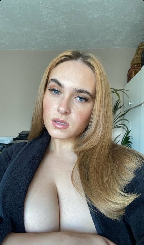 Angelinafoxxx 美しい女優 写真