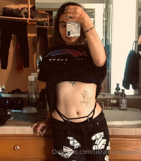 ukrainianaangell ポルノスター セックス 画像