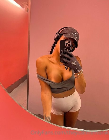 theycallmemonik ヌードモデル 写真