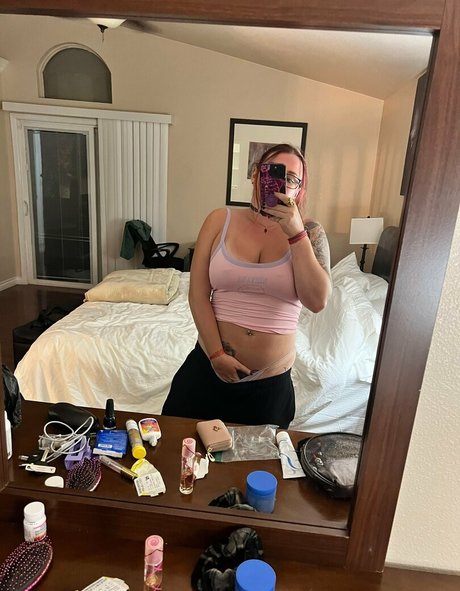 BBC 妊娠 オンリーファンズ 裸 写真