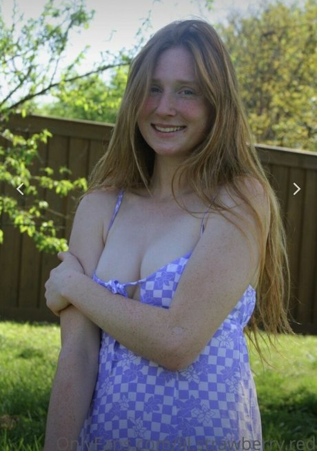 lil strawberry red 美しい女優 写真