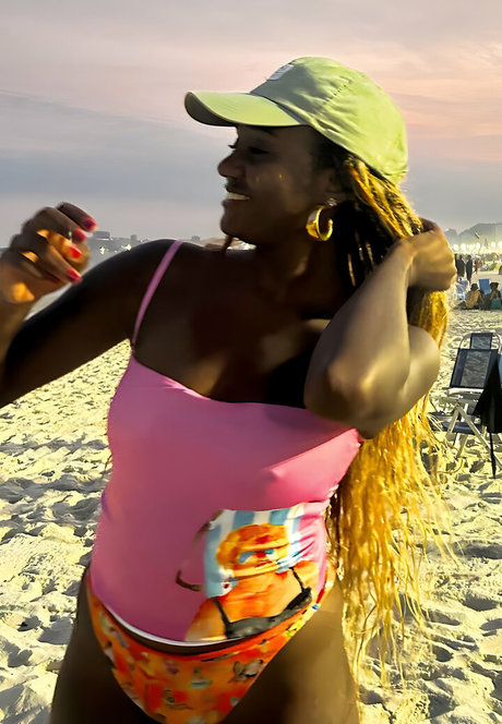 ティーンウェブカメラオンリーファンズ 可愛い 画像