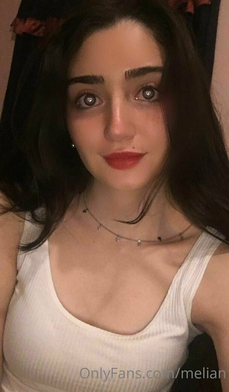 カムフィートオンリーファンズ セクシーヌード 写真