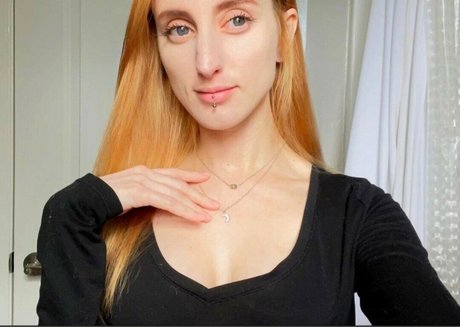 onlysukoshi ヌードのポルノスター 写真