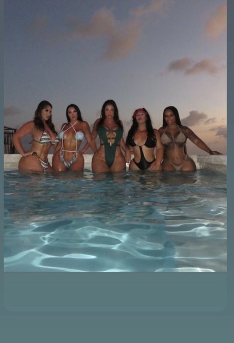 Monica VVS セクシー女優 写真