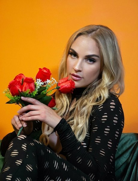 emmranna セクシー女優 画像