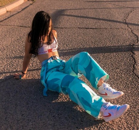 スムーズなオンリーファンズ ポルノ 画像