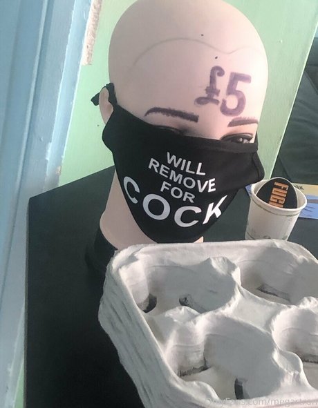 カーリーエボニーオンリーファンズ ヌード 画像