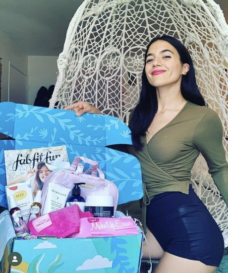 Alyssa Limperis 高品質モデル 写真