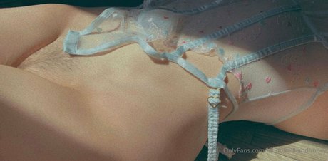 handmadecrybaby ポルノモデル 写真