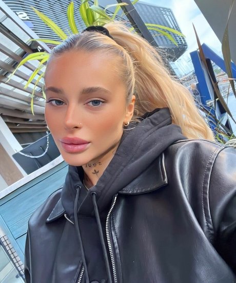 Angelika Kramer アダルトモデル ギャラリー