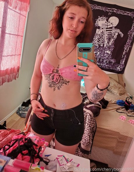 ティーンレズビアンオンリーファンズ セクシーヌード 写真