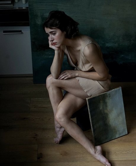 Tessa Ia アダルトモデル 写真