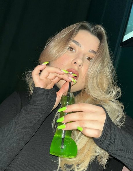 黒髪の熟女オンリーファンズ 美しい ギャラリー