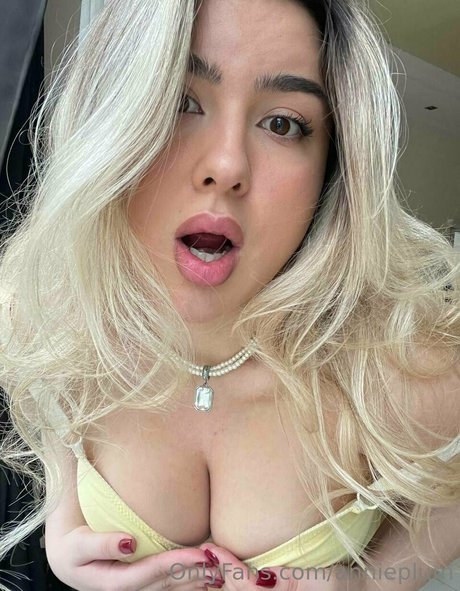 cuteanniexx セクシーなポルノスター 画像