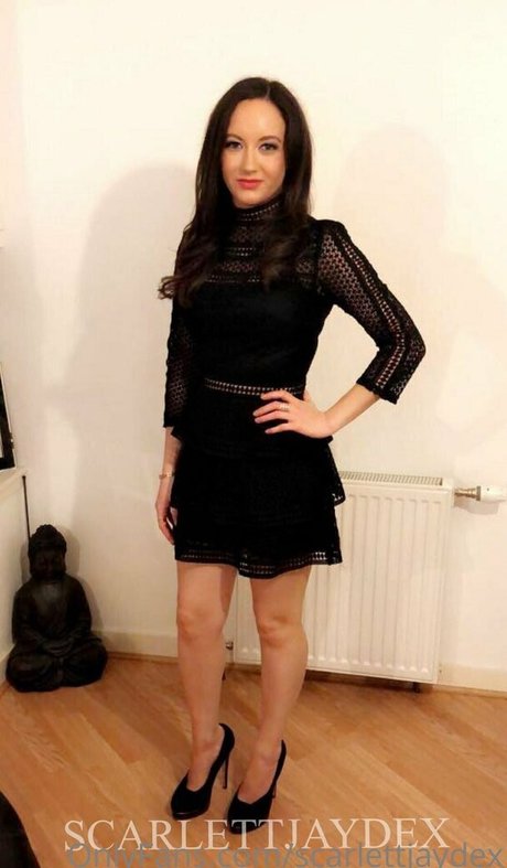 スペードのクイーン オンリーファンズ エロ ギャラリー