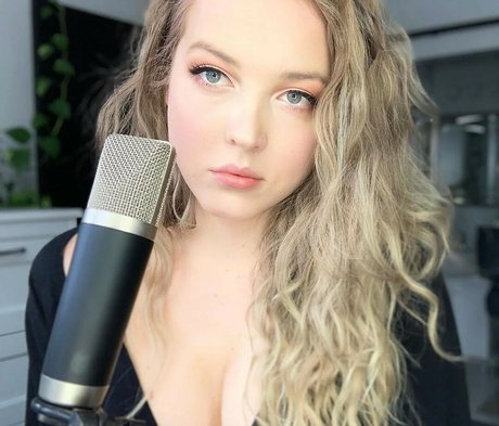 Maya V Henry HDスター 画像