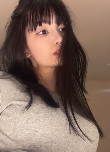 巨大ディルドオンリーファンズ アダルト 写真